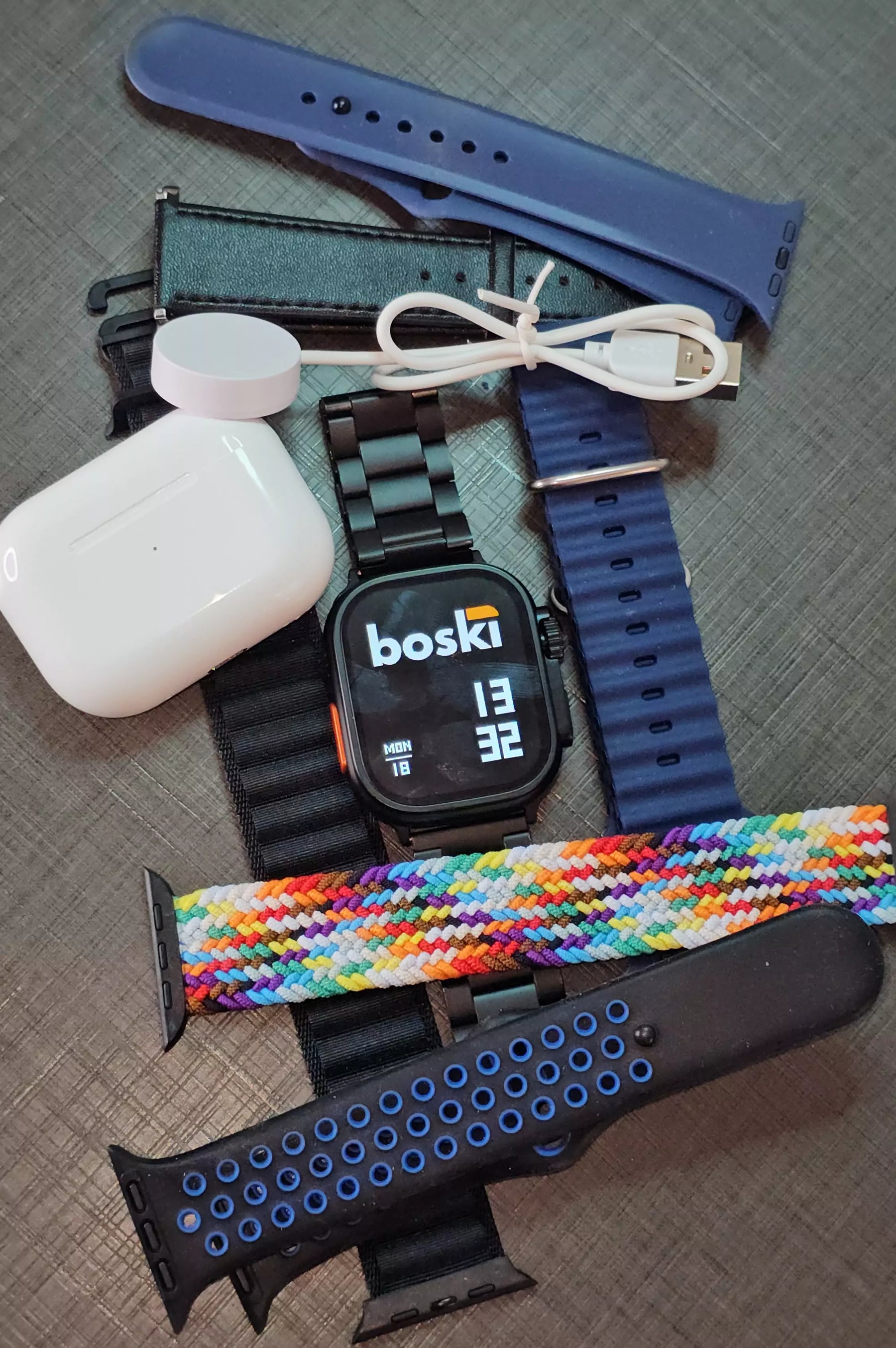 Everyday Watch 9 - 7 Straps + Earbuds